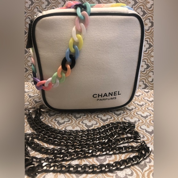 Auth. CHANEL Restyled Square White & Black Crossbody/Handbag from Cosmetic Case - Picture 8 of 16